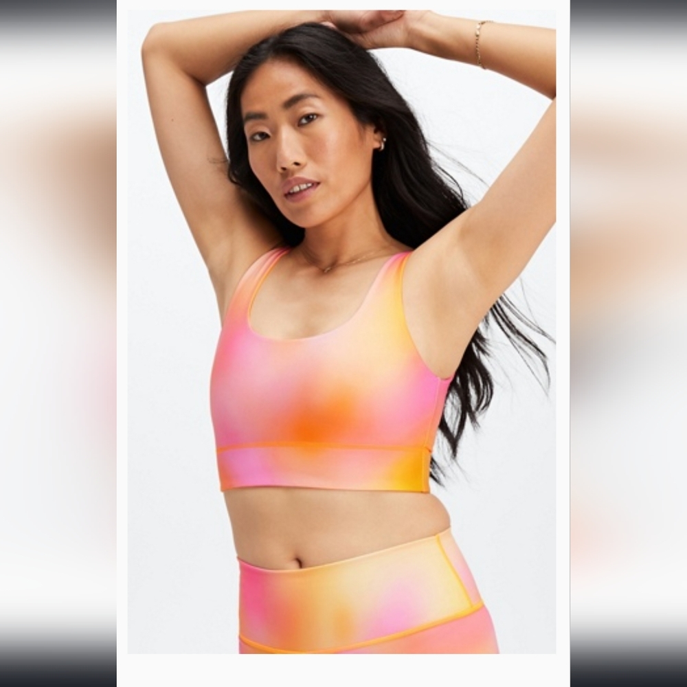 NWT Fabletics Harlyn Reversible Midi Medium Impact Sports Bra Orange Pop